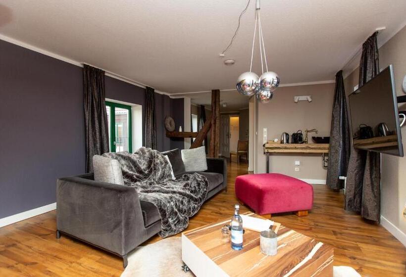 غرفة قياسية مطلّة علي البحيرة, Inselhof