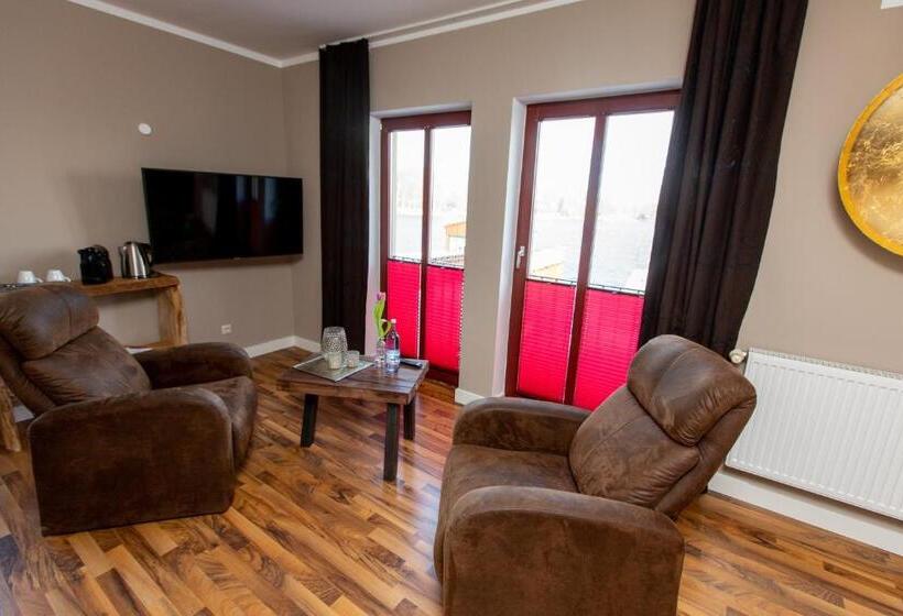 غرفة قياسية مطلّة علي البحيرة, Inselhof