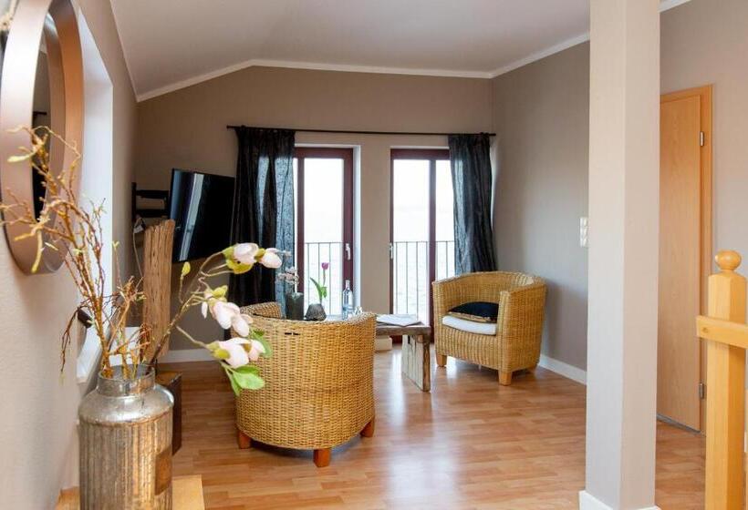 غرفة قياسية مطلّة علي البحيرة, Inselhof