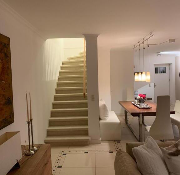 شقة غرفة واحدة, Inselhof