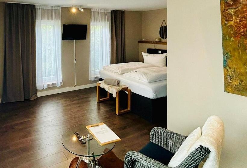 غرفة قياسية مطلّة علي البحيرة, Inselhof