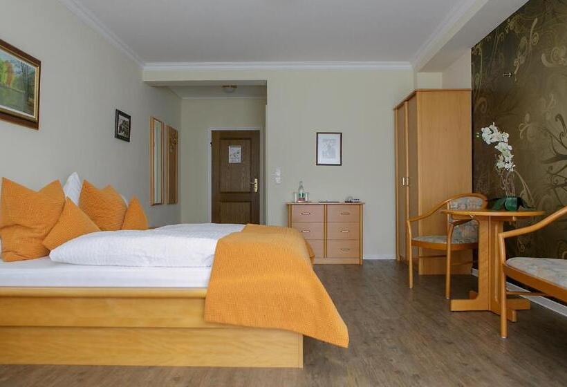 标准间带阳台, Neuwarft