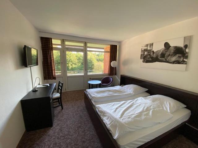 エコノミールーム, Tanneneck