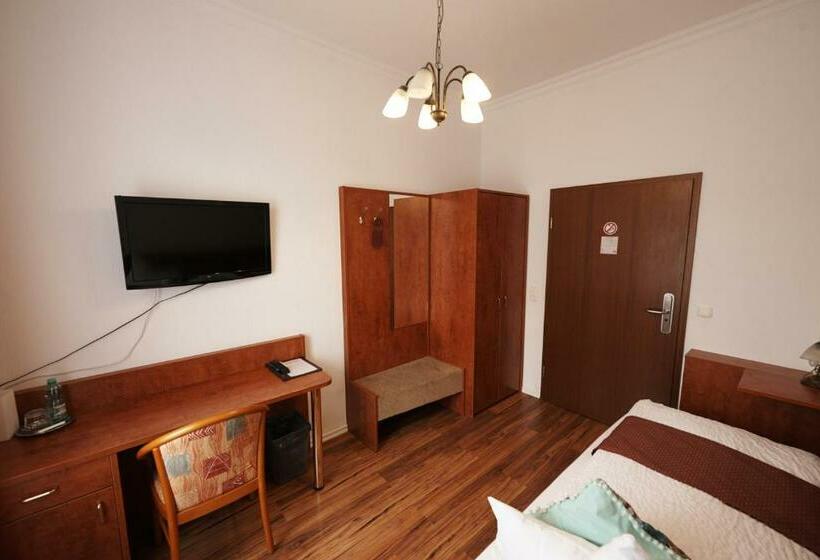 スタンダードシングルルーム, Wurster Kroog