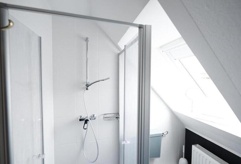 スタンダードルーム, Wurster Kroog