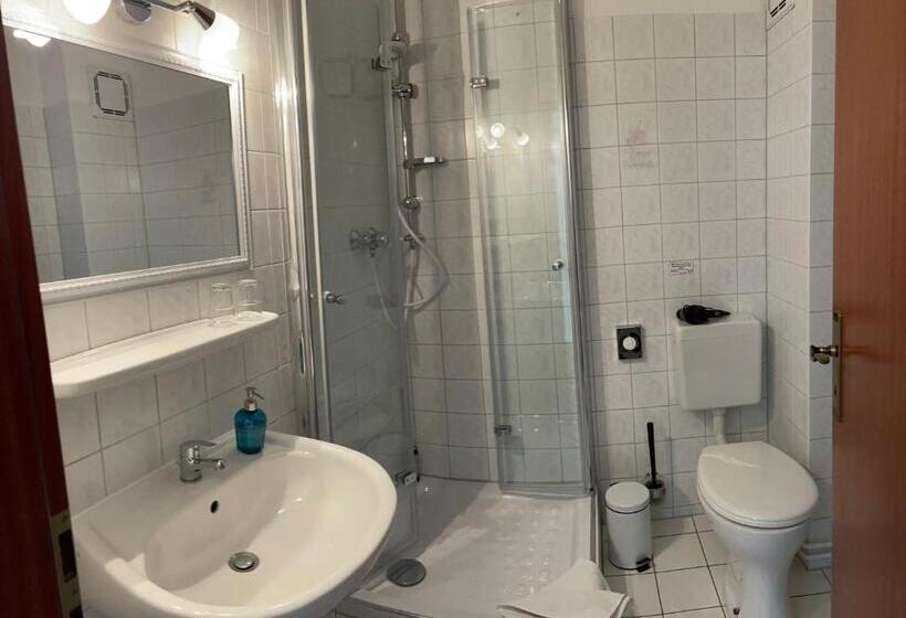 Номер Стандарт с Балконом, Pension Villa Frohsinn Sellin Auf Rügen