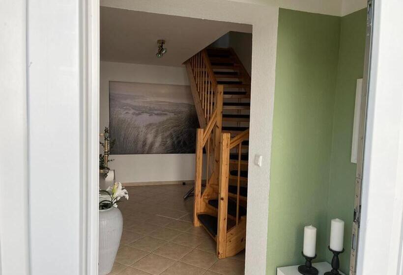 带1个卧室的带阳台的公寓, Pension Villa Frohsinn Sellin Auf Rügen