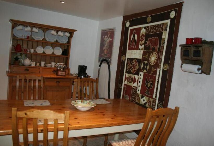 شقة غرفتين, Les Rochers