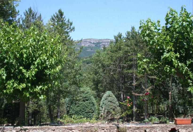 شقة غرفتين, Les Rochers