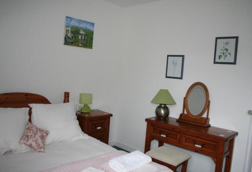 شقة غرفتين, Les Rochers