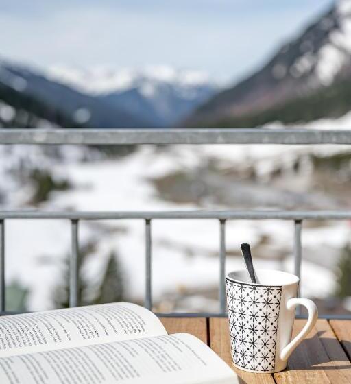 디럭스 룸, Mondschein Hotel & Chalet