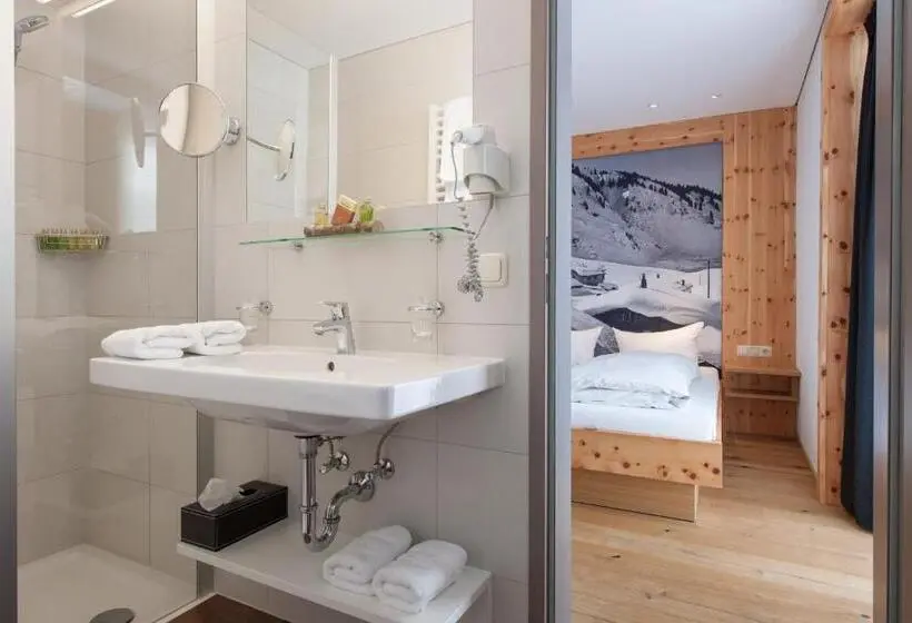 Perhehuone, Mondschein Hotel & Chalet