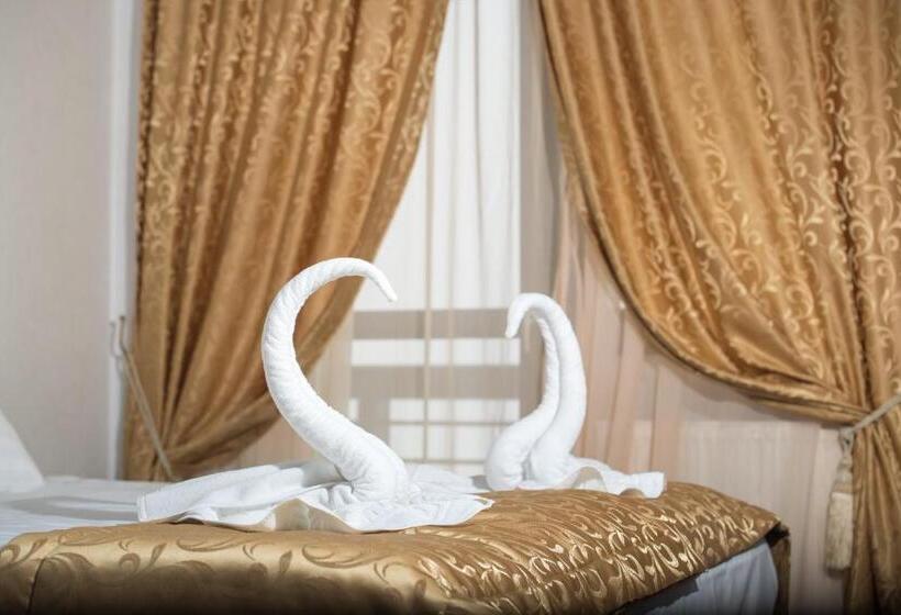 Номер Стандарт Трехместный, Taverna Olteanului