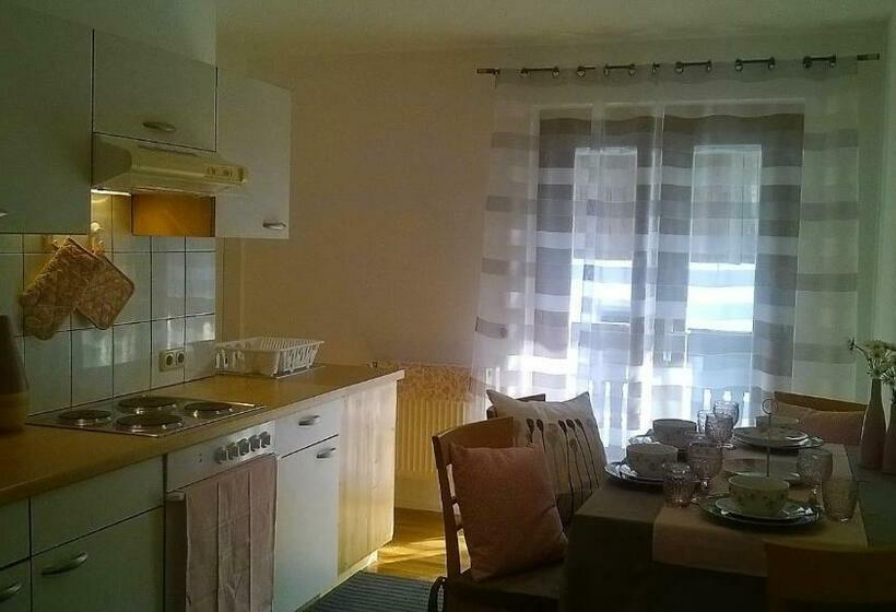 带1个卧室的带阳台的公寓, Wohlfühlplatz´l