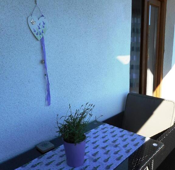 带1个卧室的带阳台的公寓, Wohlfühlplatz´l