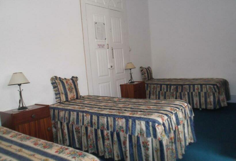 标准三人间, Residencial Galo D Ouro