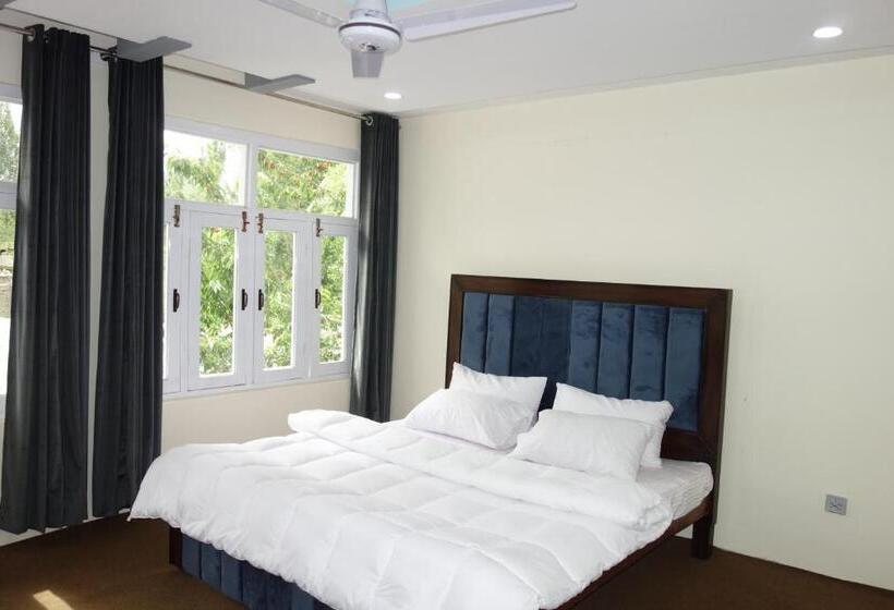 اتاق استاندارد با تخت بزرگ, Alpen Hotel Skardu