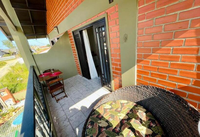 豪华海景房带阳台, Pousada Mar E Paz