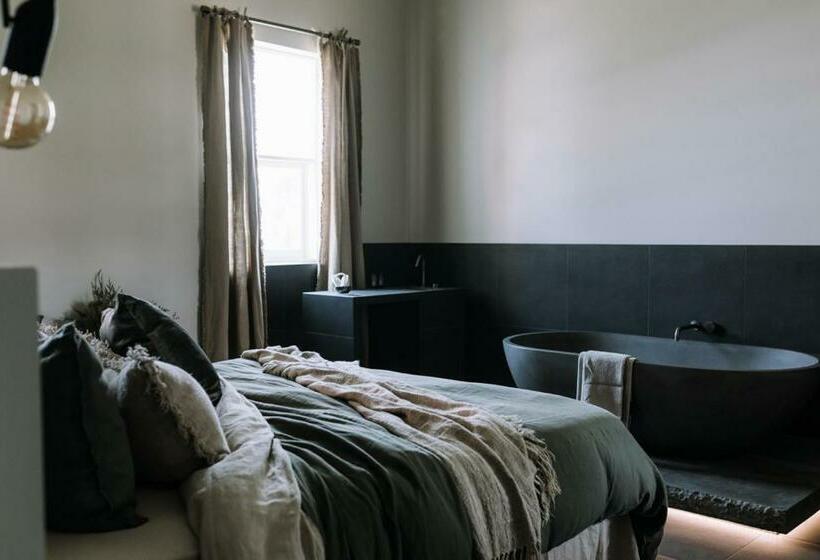 带大床的标准间, The Benev Wellness Accommodation And Spa Beechworth