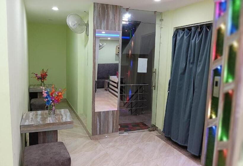 Economy-huone, Tulsi Aangan