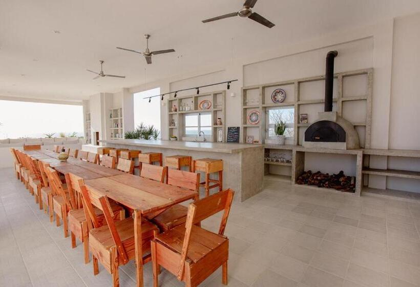 デラックススタジオ, Topia Retreat  Surf Suite Norte