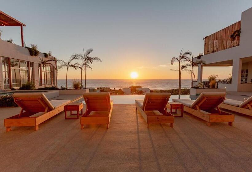 デラックススタジオ, Topia Retreat  Surf Suite Norte