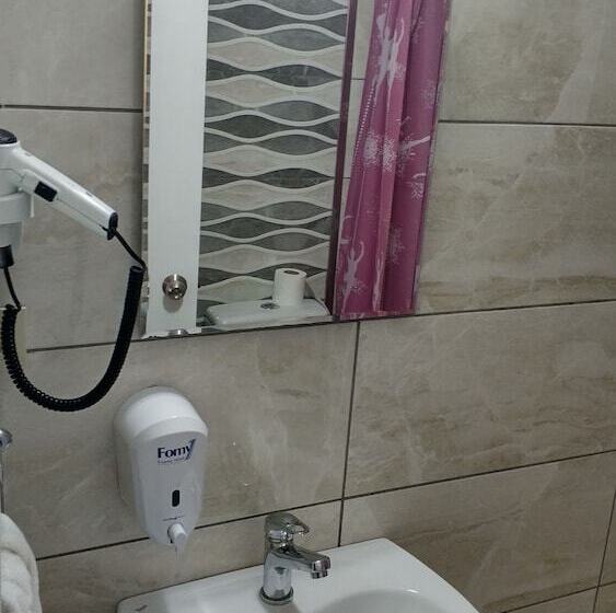 スタンダードシングルルーム, Akkus