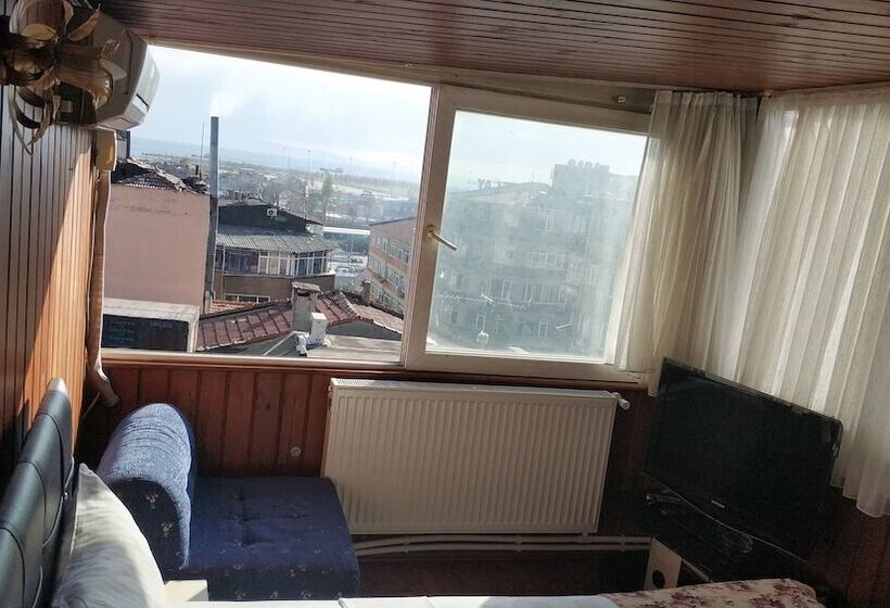 スタンダードシングルルーム, Akkus