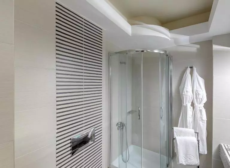 スイート, Cronwell Platamon Resort