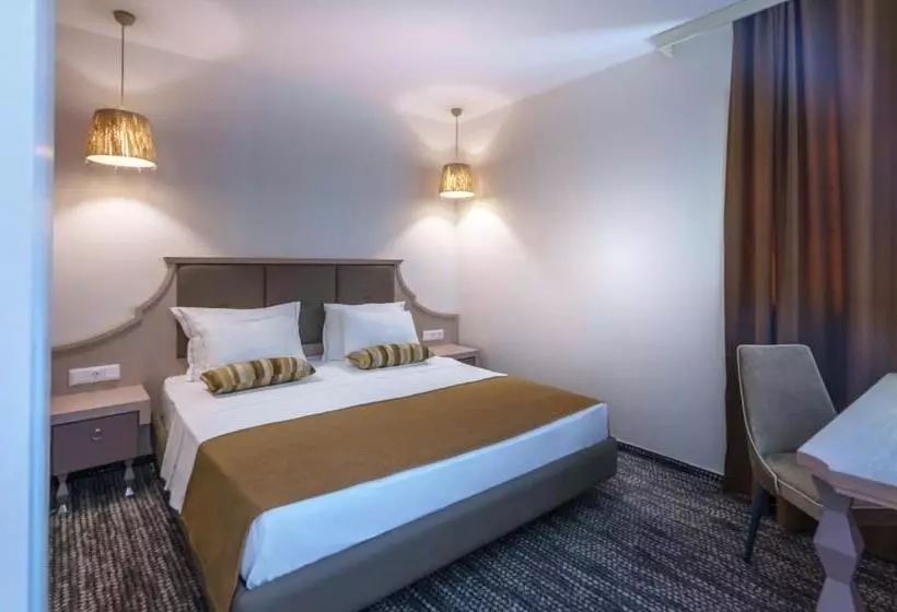 ジュニアスイート, Cronwell Platamon Resort