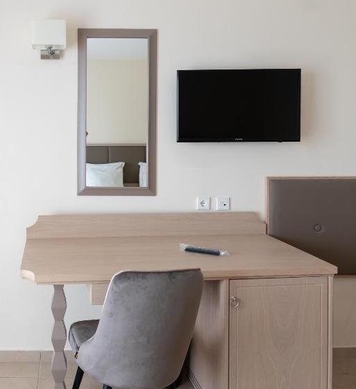 סוויטת ג'וניור, Cronwell Platamon Resort