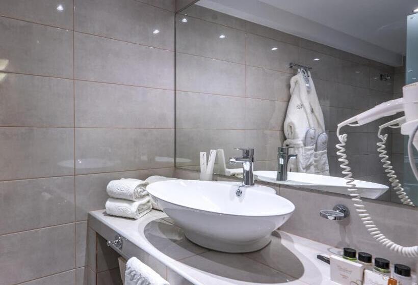 프레지덴셜 스위트, Cronwell Platamon Resort