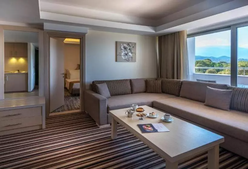 スイート（家族用）, Cronwell Platamon Resort