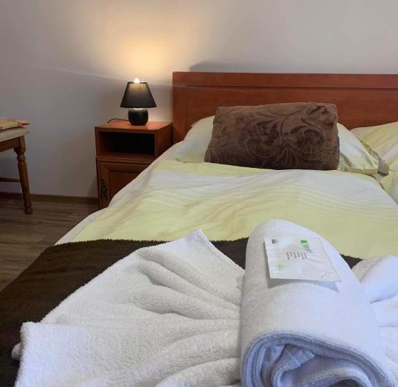 חדר סטנדרט, Aranykorona