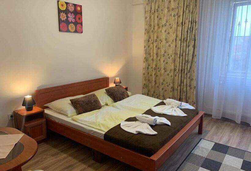 חדר סטנדרט, Aranykorona