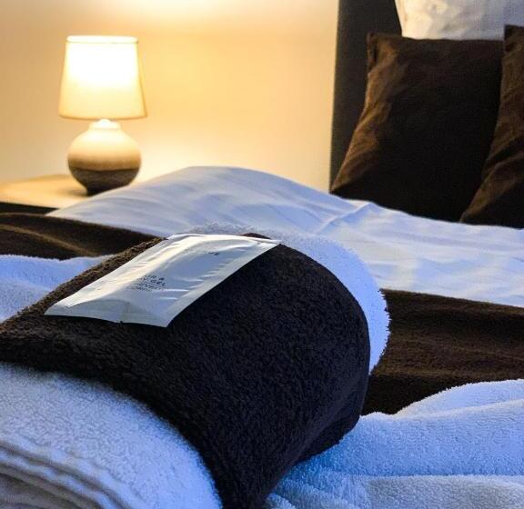 דירת חדר, Aranykorona