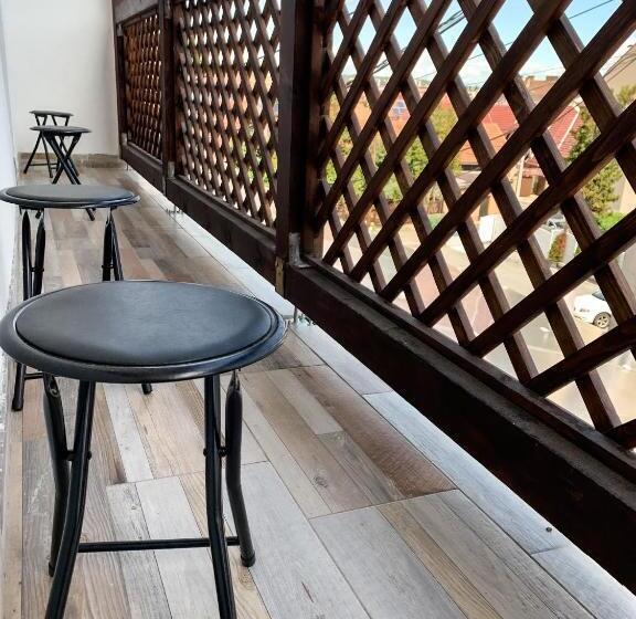 דירת חדר, Aranykorona