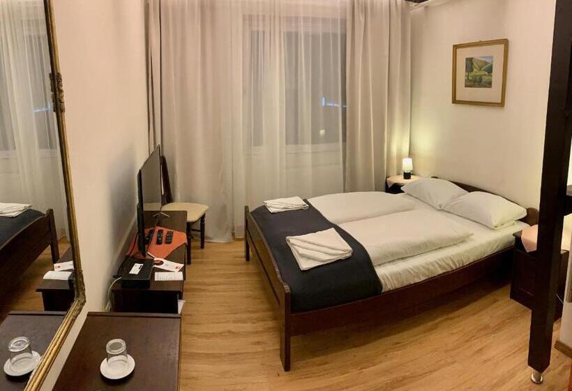 חדר סטנדרט, Aranykorona