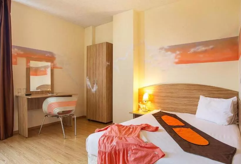 اتاق استاندارد یک نفره, Art Hotel Simona