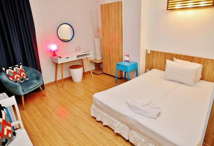 غرفة إقتصادية, Art Hotel Simona