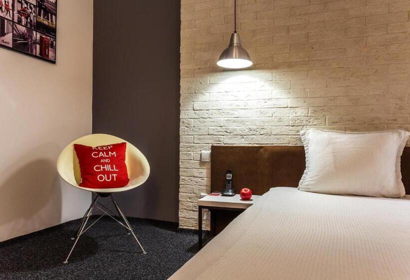 إستوديو قياسى, Art Hotel Simona