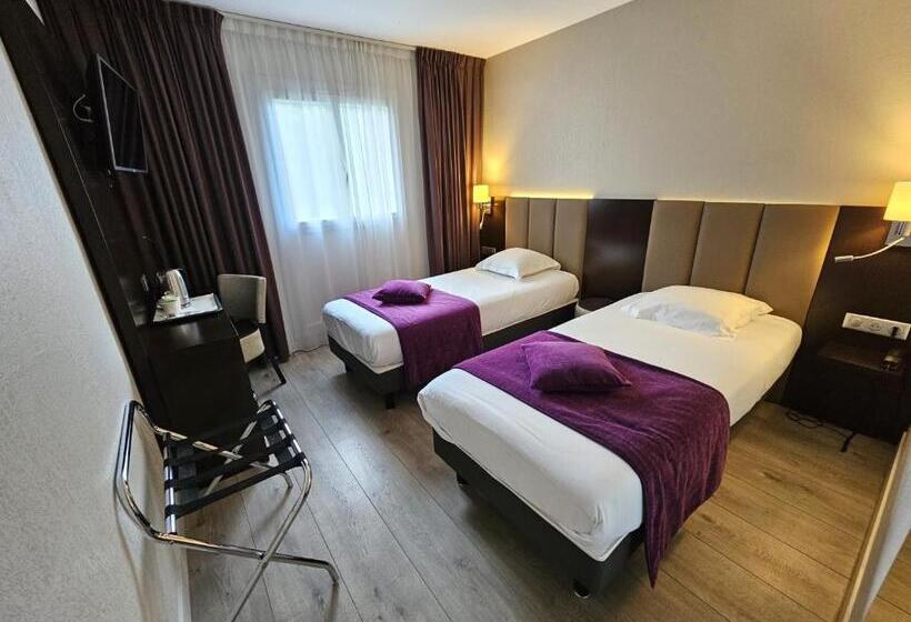 プールの見えるエクゼクティブルーム, Best Western Terre De Provence