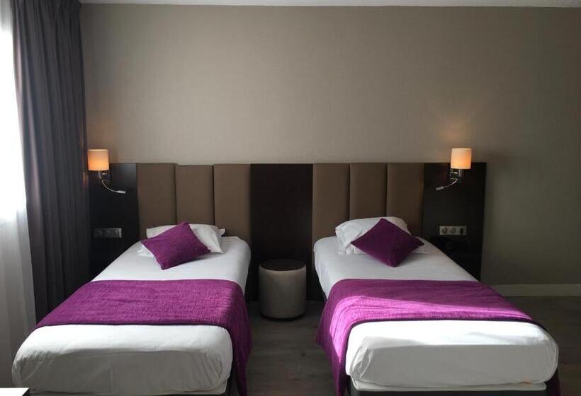 プールの見えるエクゼクティブルーム, Best Western Terre De Provence