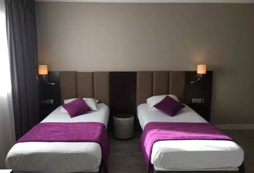 プールの見えるエクゼクティブルーム, Best Western Terre De Provence