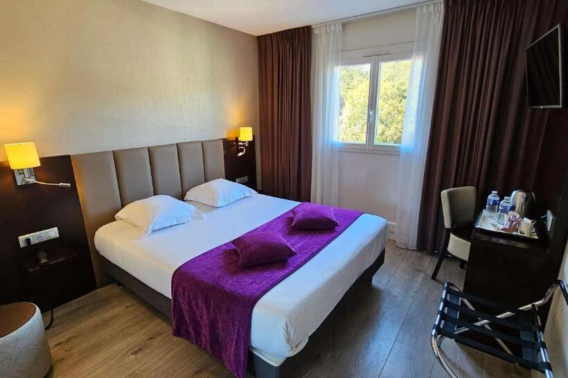 Номер Executive Вид на Бассейн, Best Western Terre De Provence