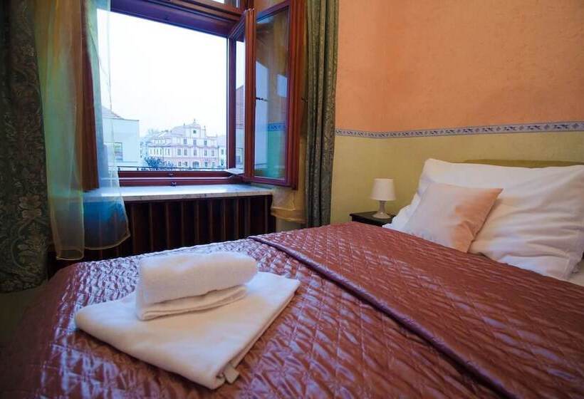 스탠다드 트리플 룸, City Pisek