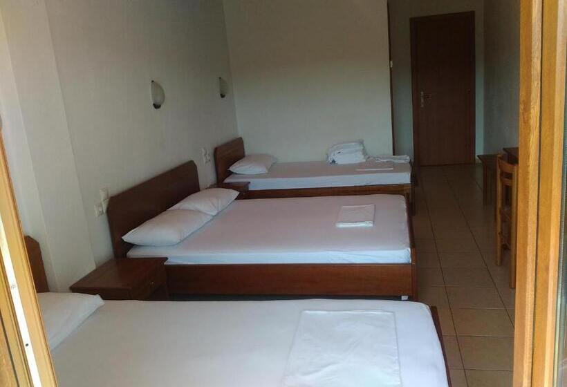 חדר סטנדרט לארבעה, Guesthouse Arsenis