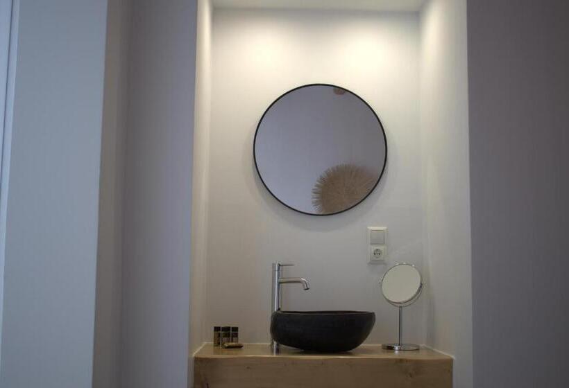 标准间带漩涡浴缸, Blue Sky