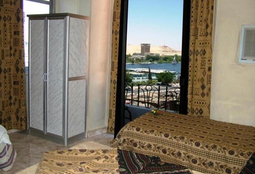 اتاق خانوادگی, Orchida St. George