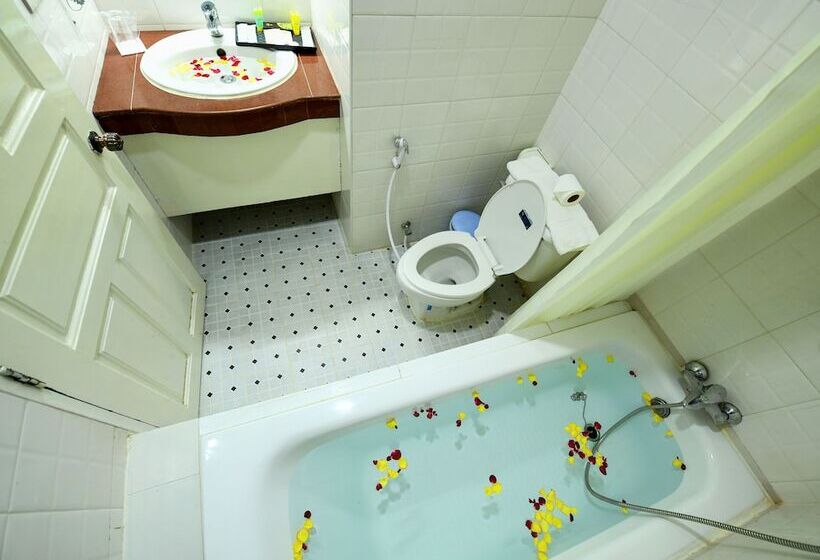 اتاق لوکس, Queen Mandalay